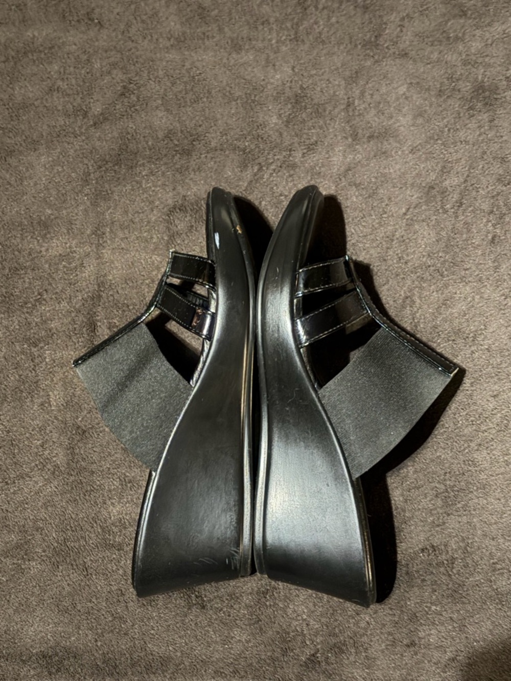 Lian Makers Black Patent Platform Pump Sandals - Picture 7 of 9